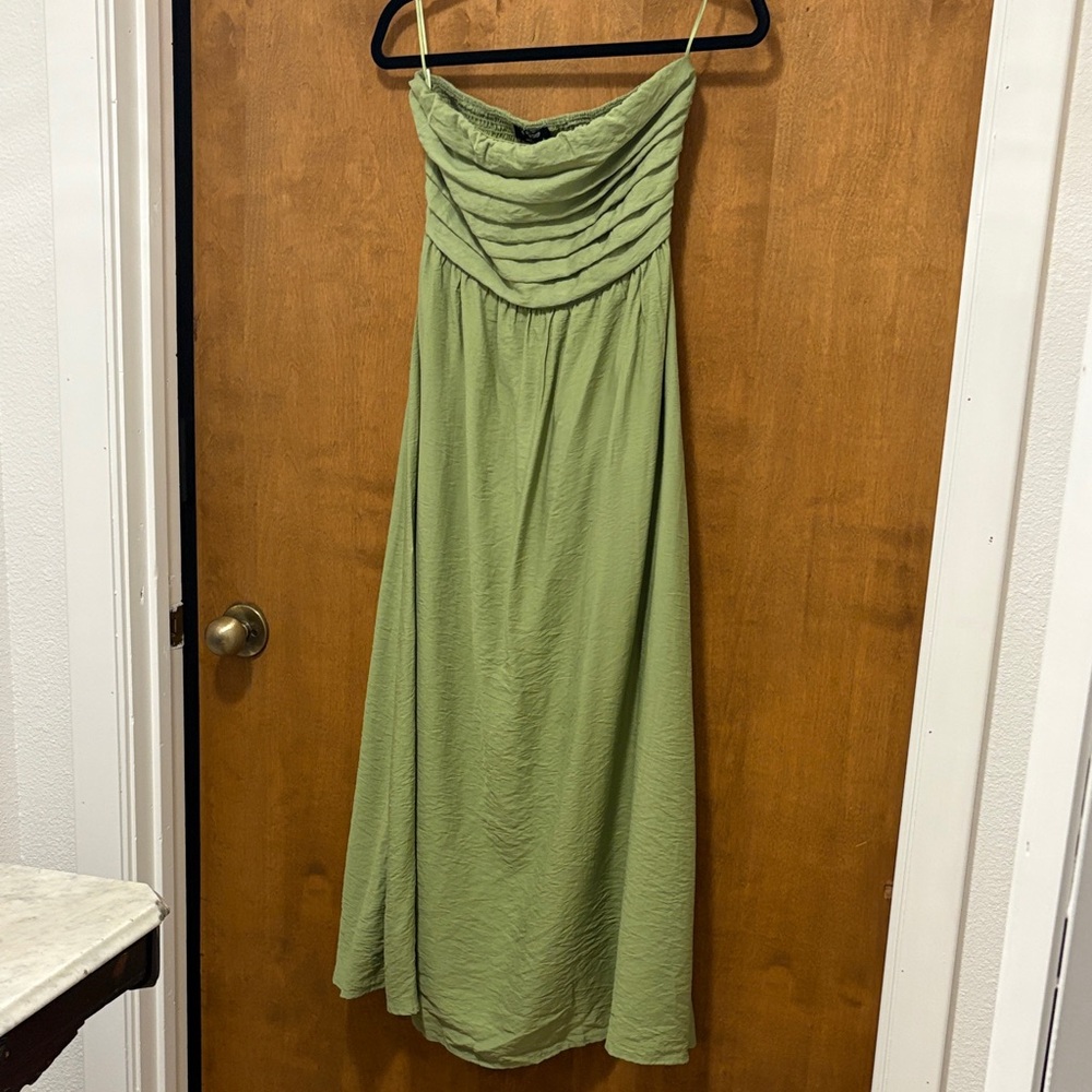 286. The Workshop Elegant Green Strapless Dress